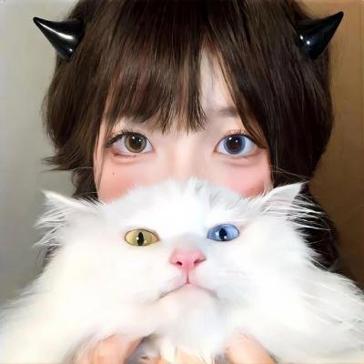 挥著翅膀的女孩